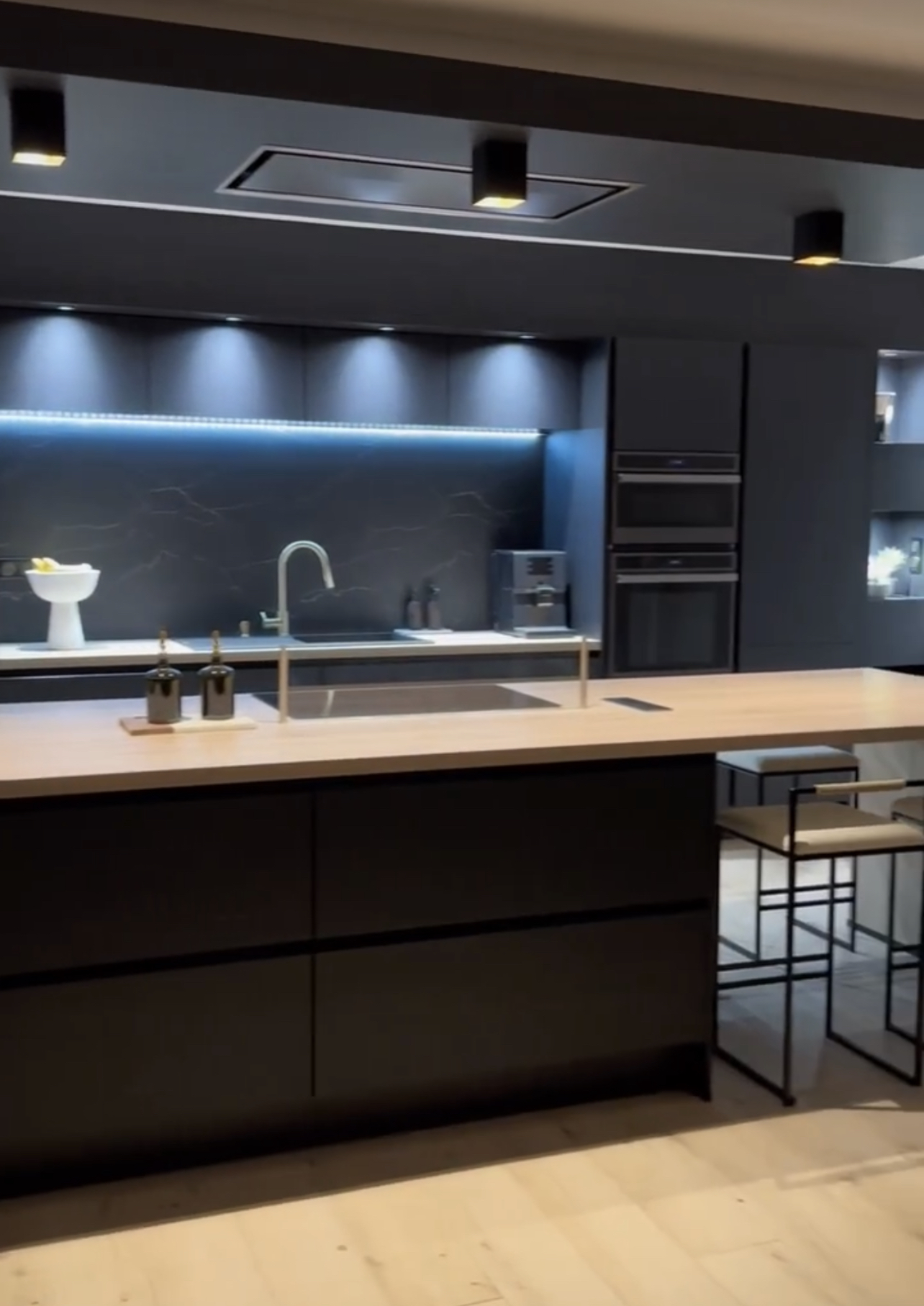 كابينت مدرن 