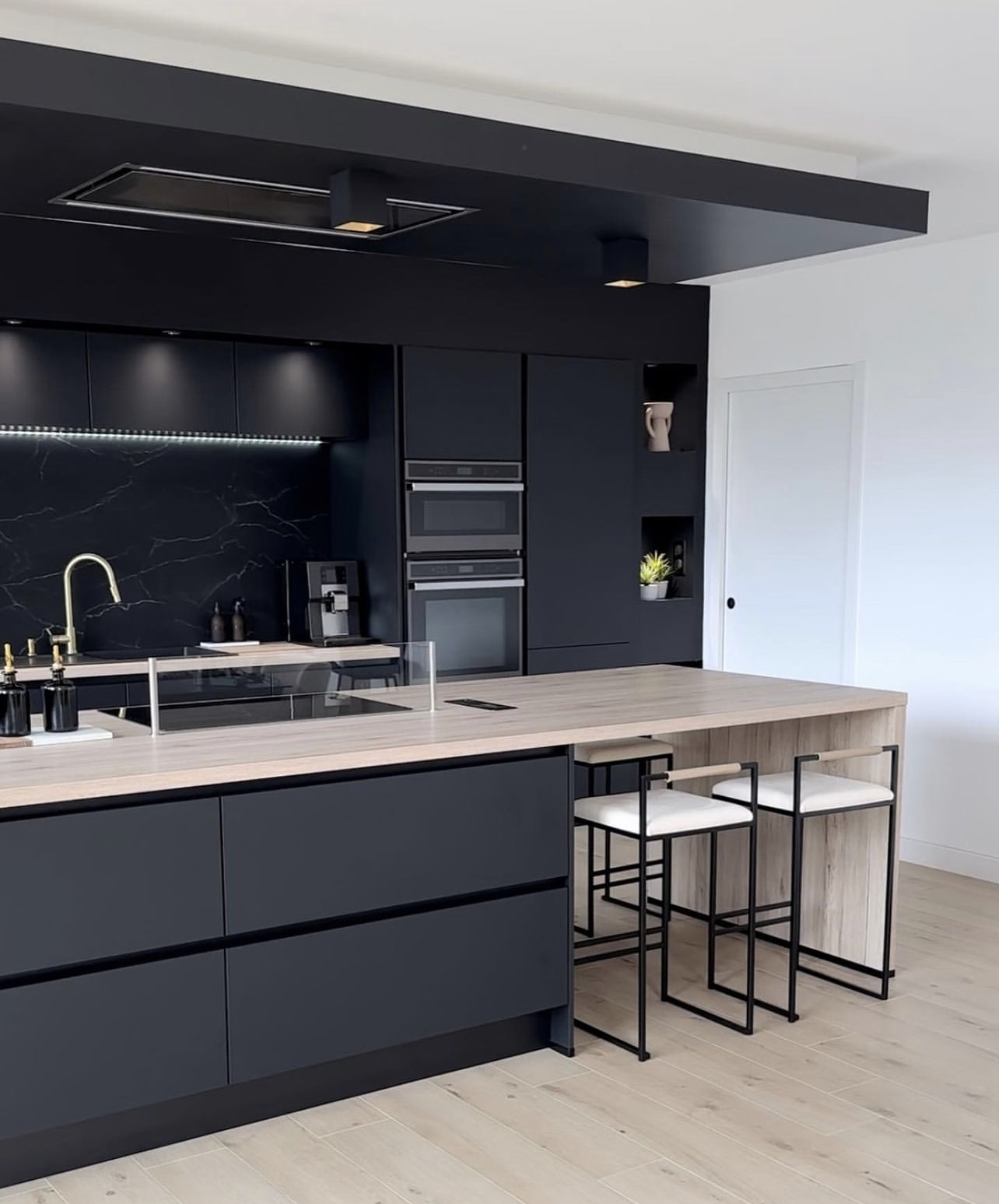 كابينت مدرن 